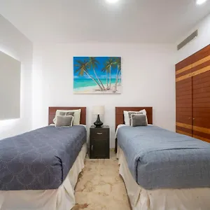  Holiday home Beachfront Penthouse With 3 Bedrooms & Ocean View - Nubes